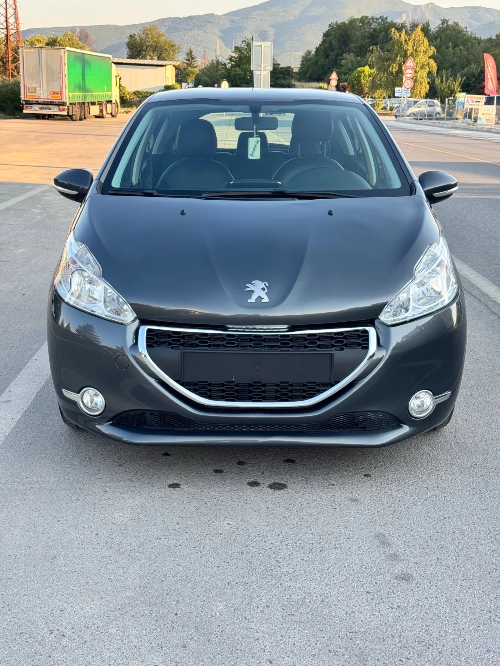 Peugeot 208 АВТОМАТИК, снимка 3 - Автомобили и джипове - 55747174