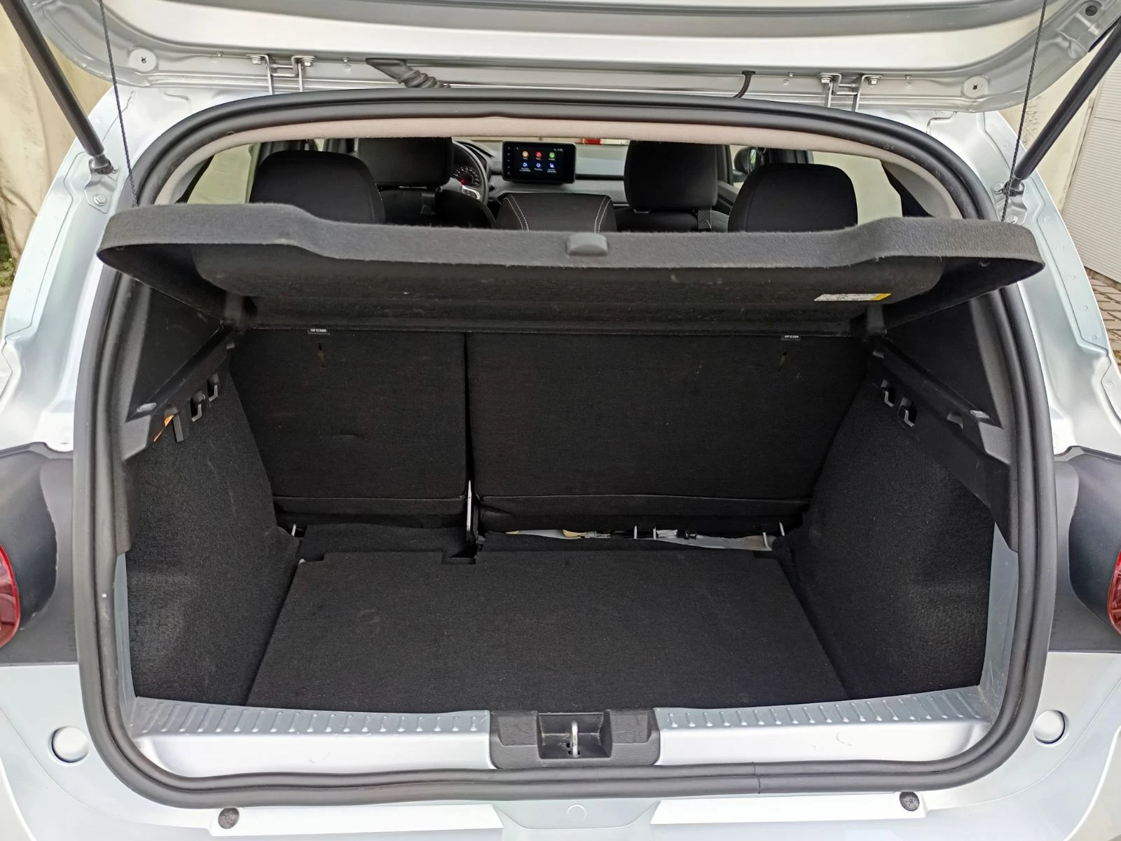 Dacia Sandero Stepway/1.0Tce/100к.с.КАПАРИРАН, снимка 17 - Автомобили и джипове - 55909935