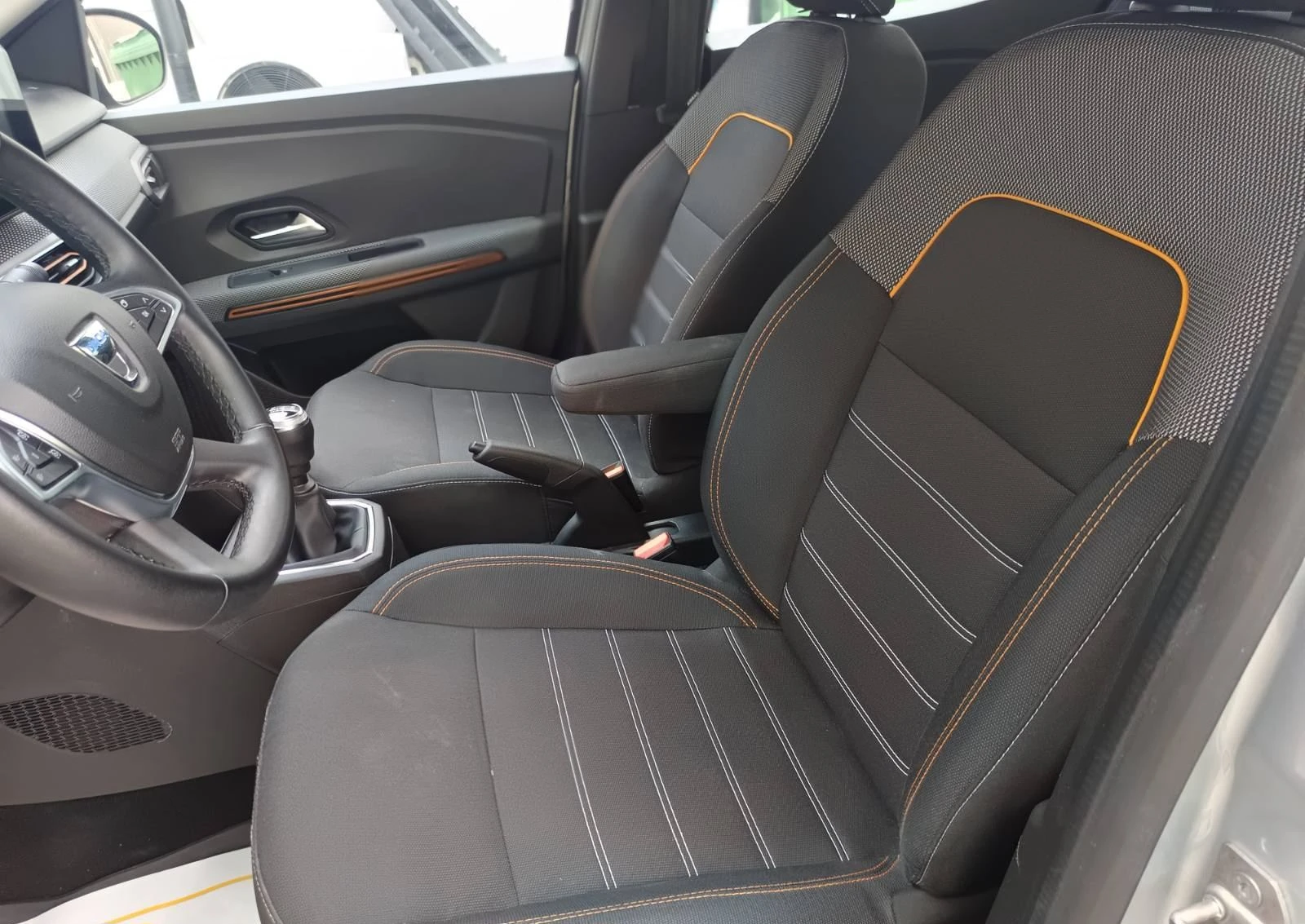 Dacia Sandero Stepway/1.0Tce/100к.с.КАПАРИРАН, снимка 13 - Автомобили и джипове - 55909935