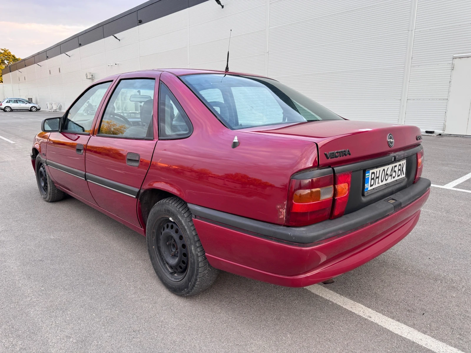 Opel Vectra 1.6i, снимка 4 - Автомобили и джипове - 56240439