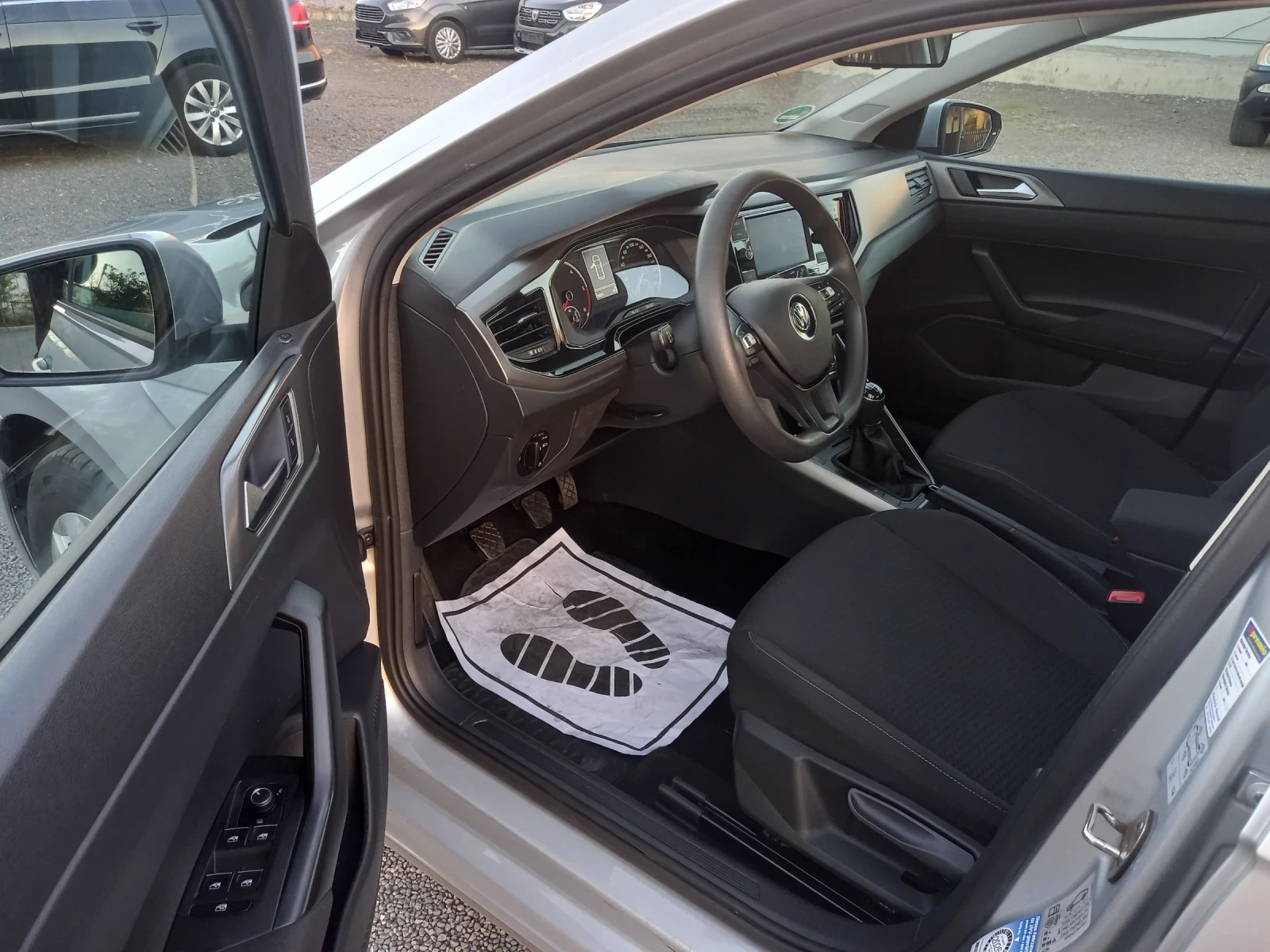 VW Polo 1.6TDI  95кс., снимка 12 - Автомобили и джипове - 56353628