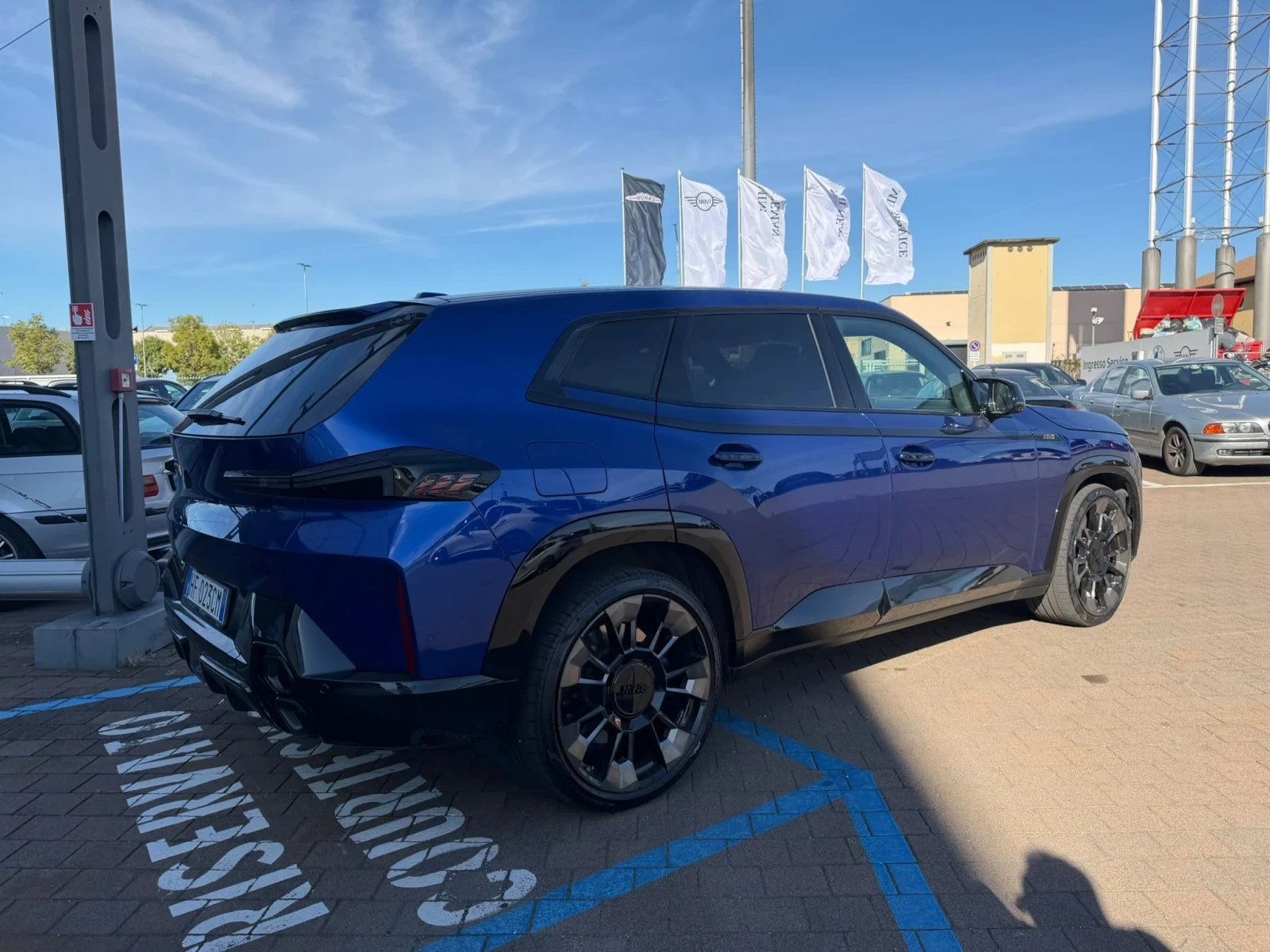 BMW XM (FULL) | Mobile.bg � ����������� 4
