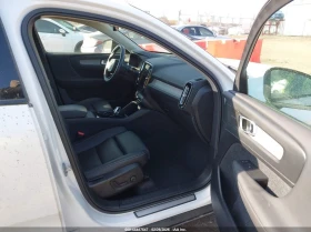 Volvo XC40 2.0l B5 Ultra Dark Theme, снимка 5