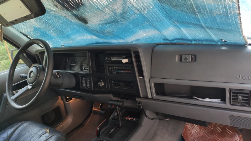 Jeep Cherokee, снимка 12 - Автомобили и джипове - 47182935