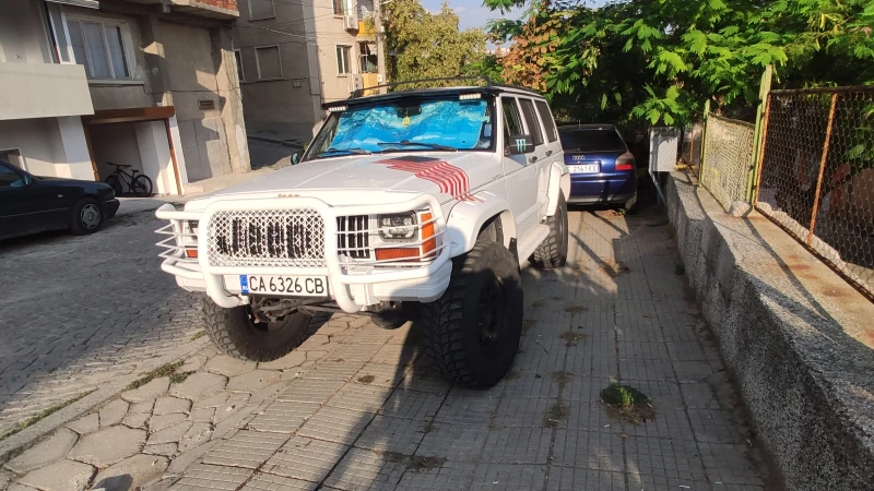 Jeep Cherokee, снимка 9 - Автомобили и джипове - 47182935