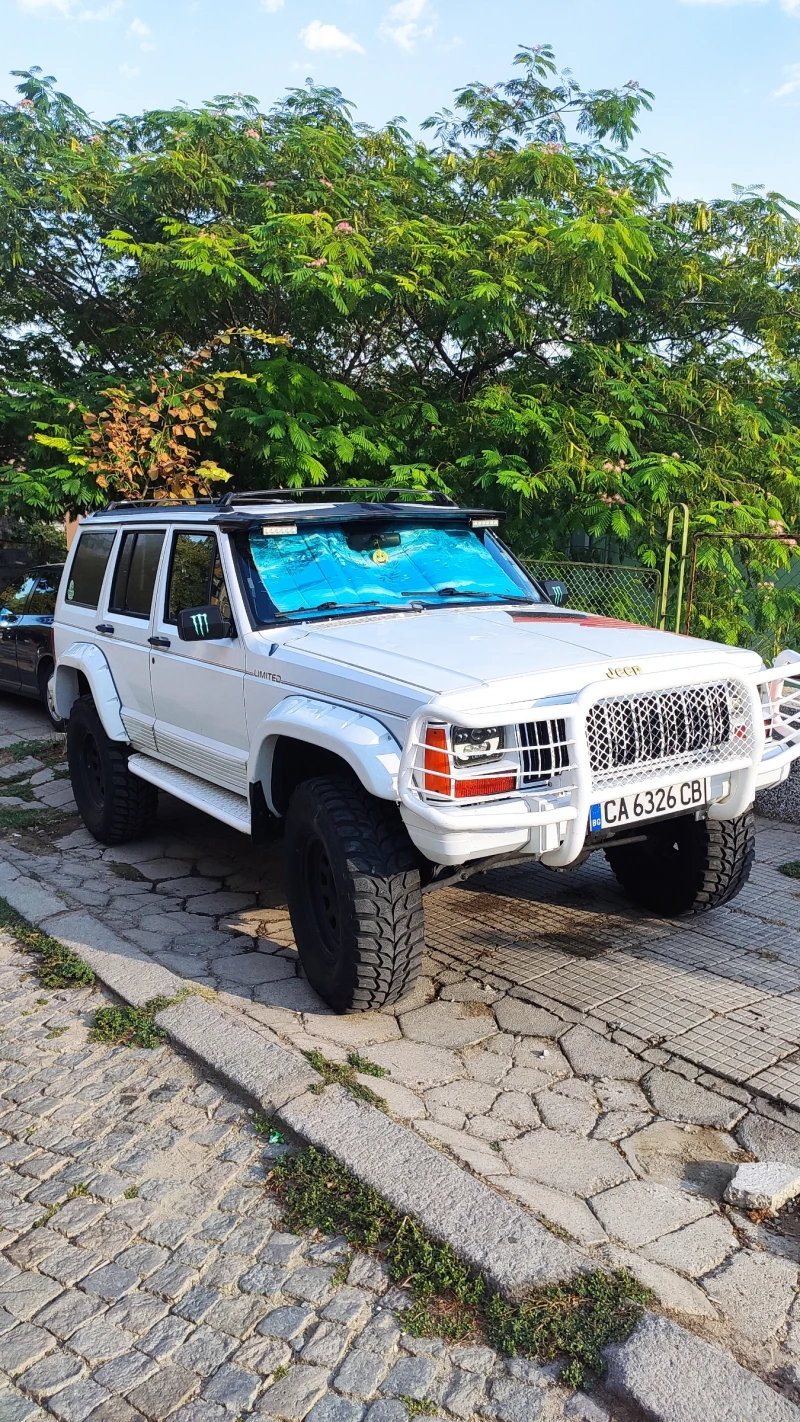 Jeep Cherokee, снимка 2 - Автомобили и джипове - 47182935