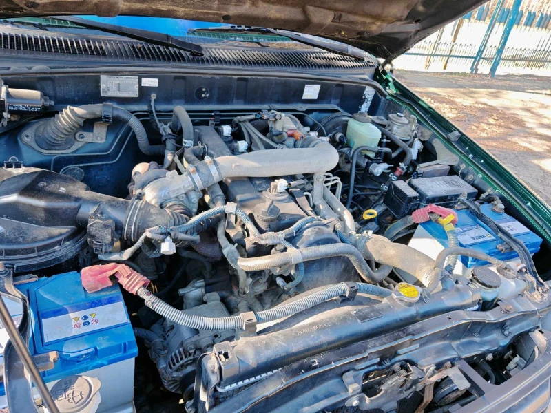 Toyota Hilux 2.5 D4D, снимка 17 - Автомобили и джипове - 52372501