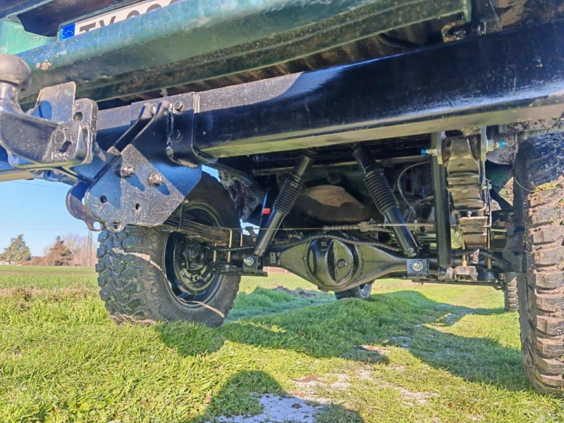 Toyota Hilux 2.5 D4D, снимка 16 - Автомобили и джипове - 52372501