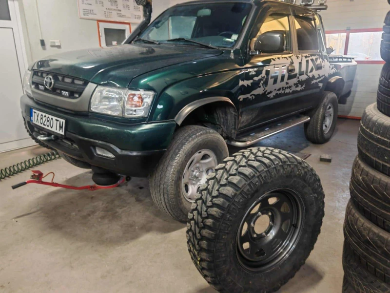 Toyota Hilux 2.5 D4D, снимка 15 - Автомобили и джипове - 52372501