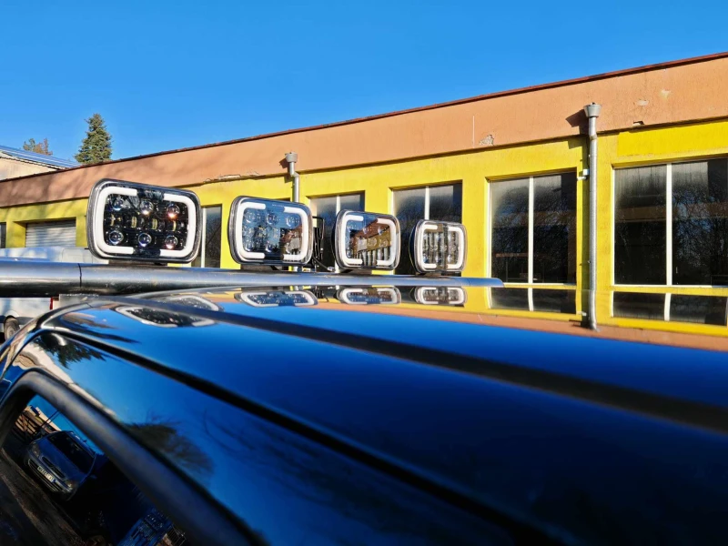 Toyota Hilux 2.5 D4D, снимка 6 - Автомобили и джипове - 52372501