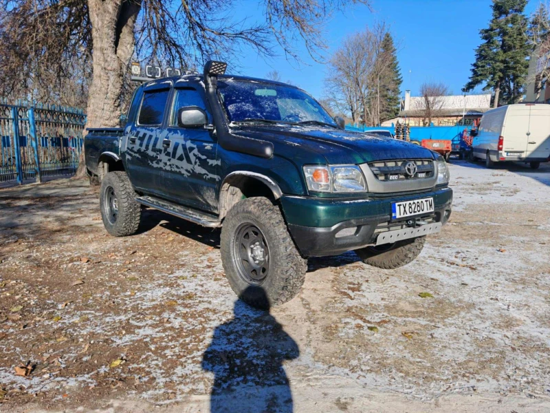 Toyota Hilux 2.5 D4D, снимка 4 - Автомобили и джипове - 52372501