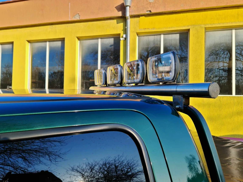 Toyota Hilux 2.5 D4D, снимка 8 - Автомобили и джипове - 52372501