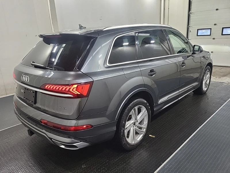 Audi Q7 KOMFORT * * 7 МЕСТА * * CARFAX * * АВТО КРЕДИТ * *, снимка 3 - Автомобили и джипове - 53220577