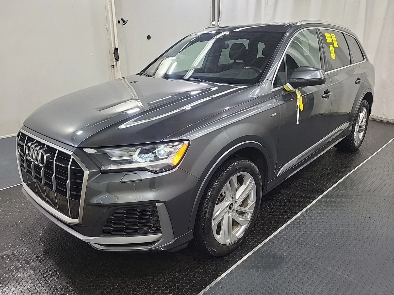 Audi Q7 KOMFORT * * 7 МЕСТА * * CARFAX * * АВТО КРЕДИТ * *, снимка 1