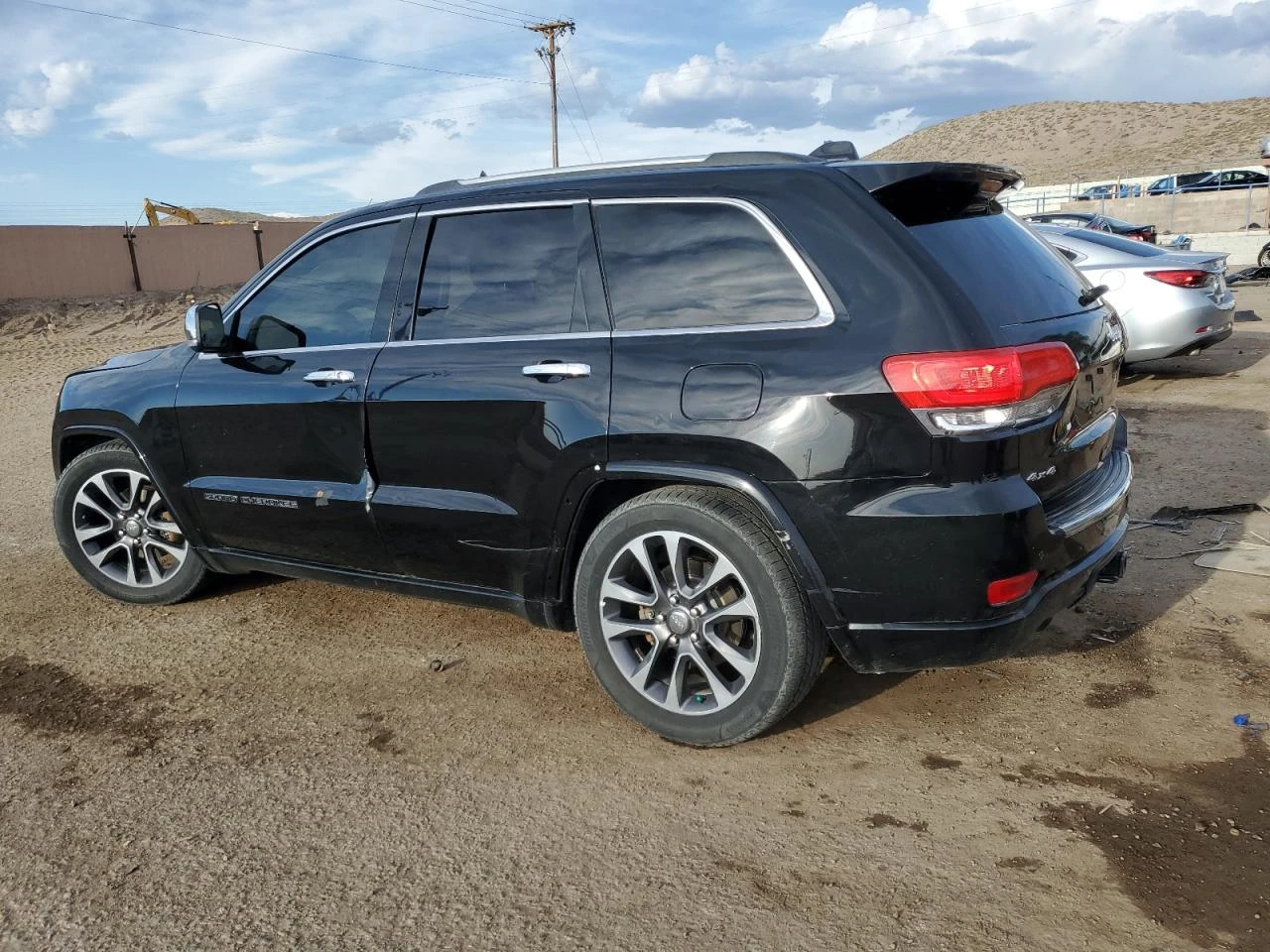 Jeep Grand cherokee OVERLAND Обдух* 8ZF* М.Точка* Въздух* Пано*  - изображение 2