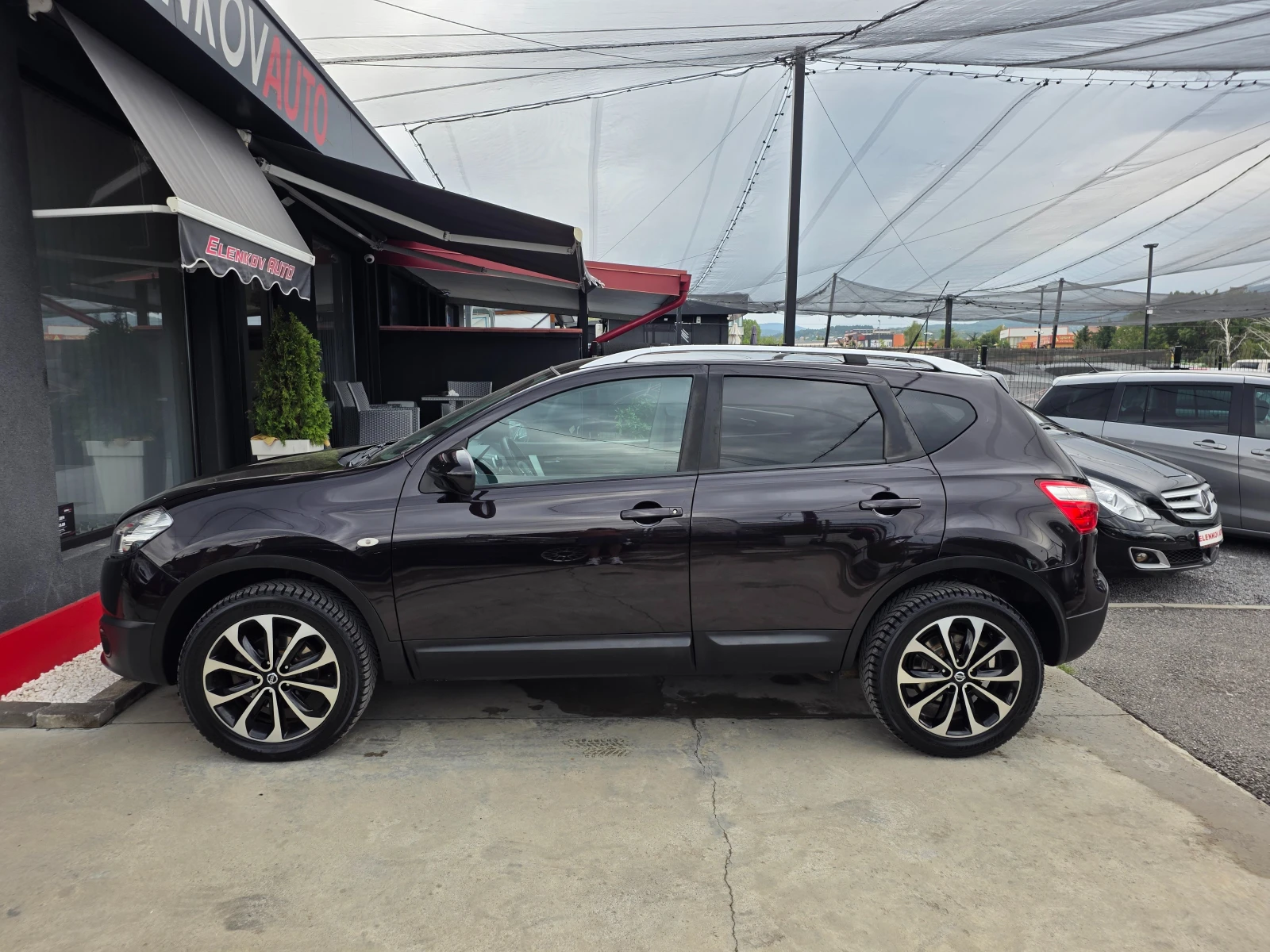 Nissan Qashqai 4X4-2.0I-141к.с EURO 5b-НАВИГАЦИЯ-ШВЕЙЦАРИЯ - изображение 4