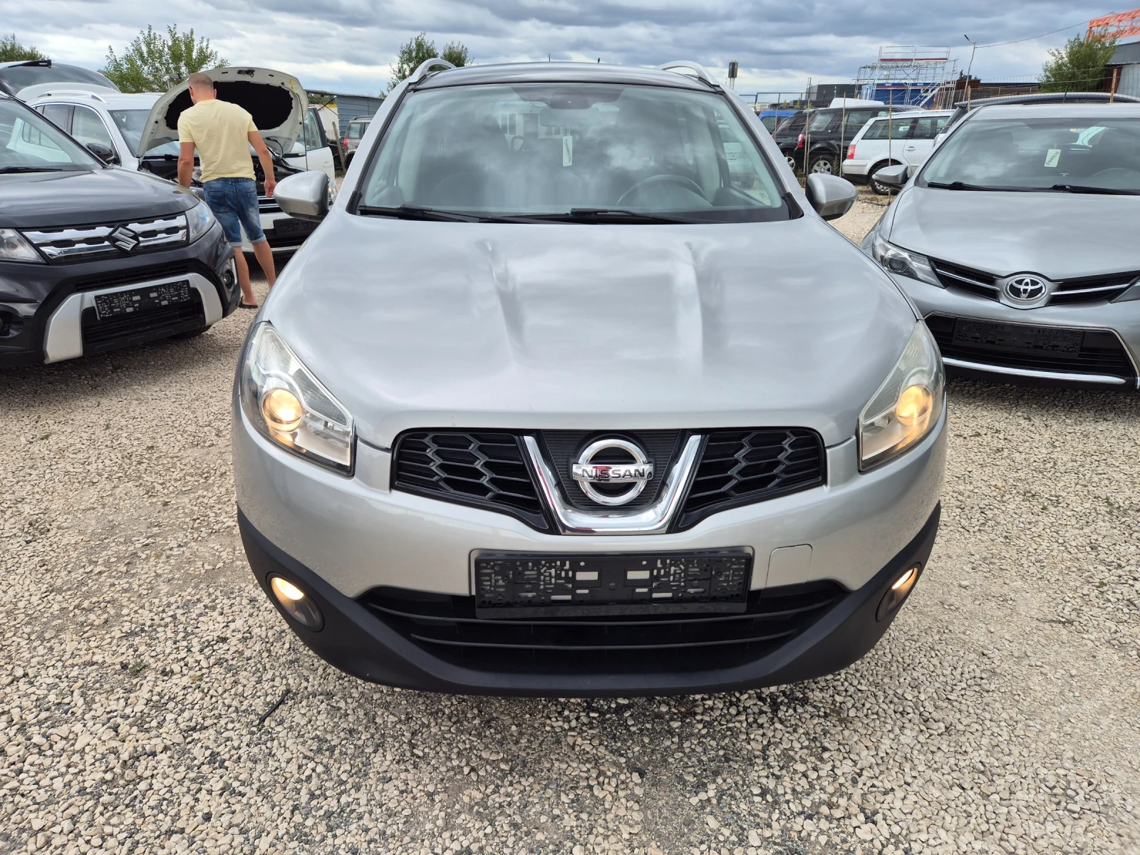 Nissan Qashqai 2.0i+ ��� 4?4 6+ 1 | Mobile.bg � ����������� 2