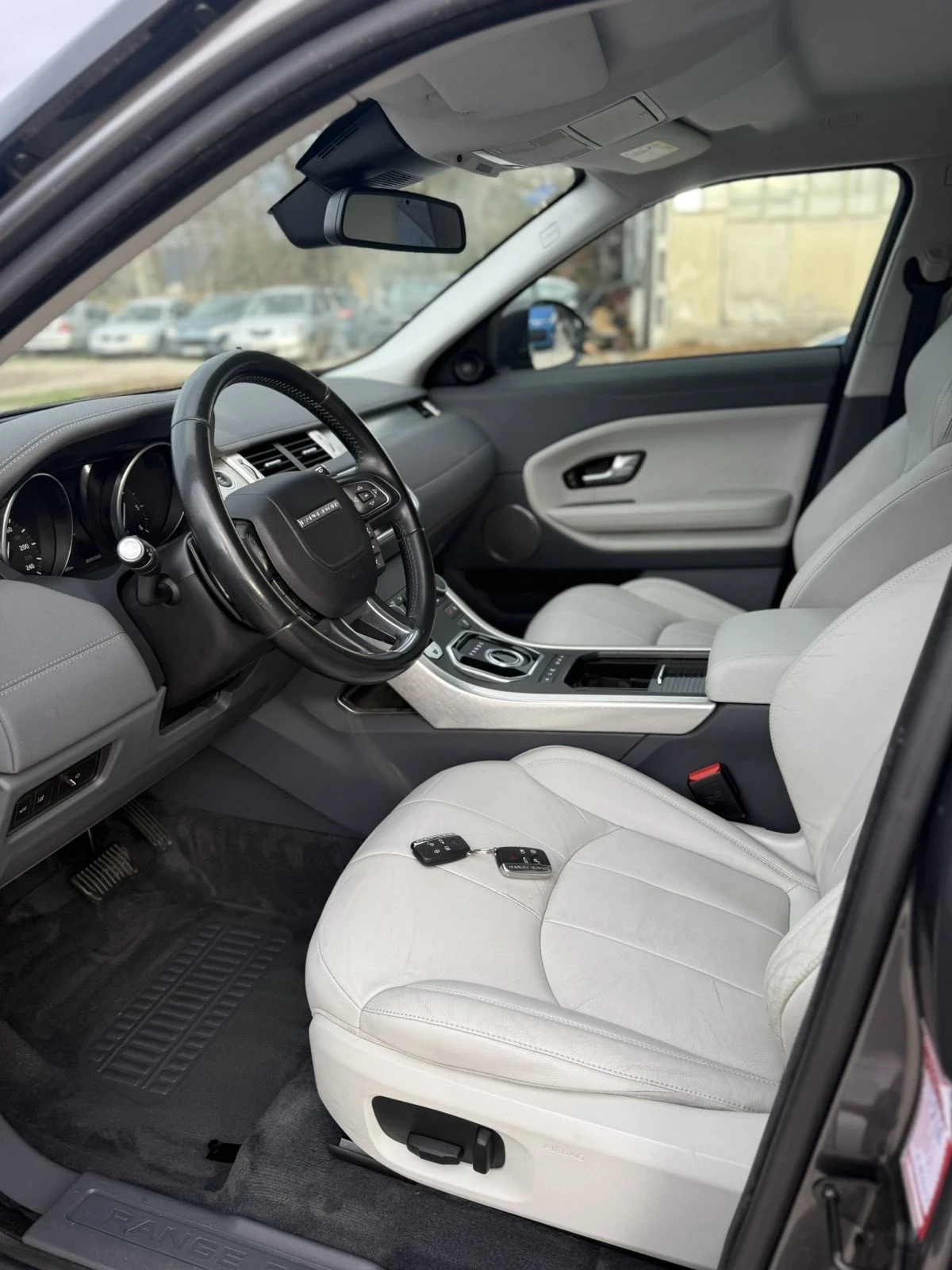 Land Rover Range Rover Evoque, снимка 6 - Автомобили и джипове - 53713522