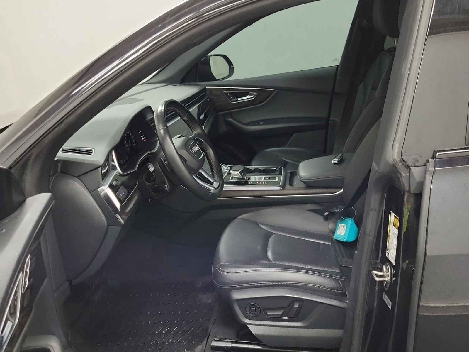 Audi Q8 PROGRESSIV С РЕГИСТРАЦИЯ & АВТО КРЕДИТ, снимка 8 - Автомобили и джипове - 53782864