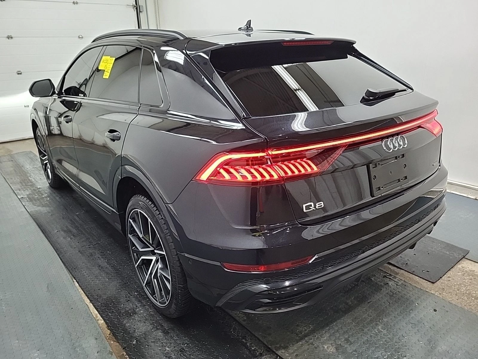 Audi Q8 PROGRESSIV С РЕГИСТРАЦИЯ & АВТО КРЕДИТ, снимка 4 - Автомобили и джипове - 53782864