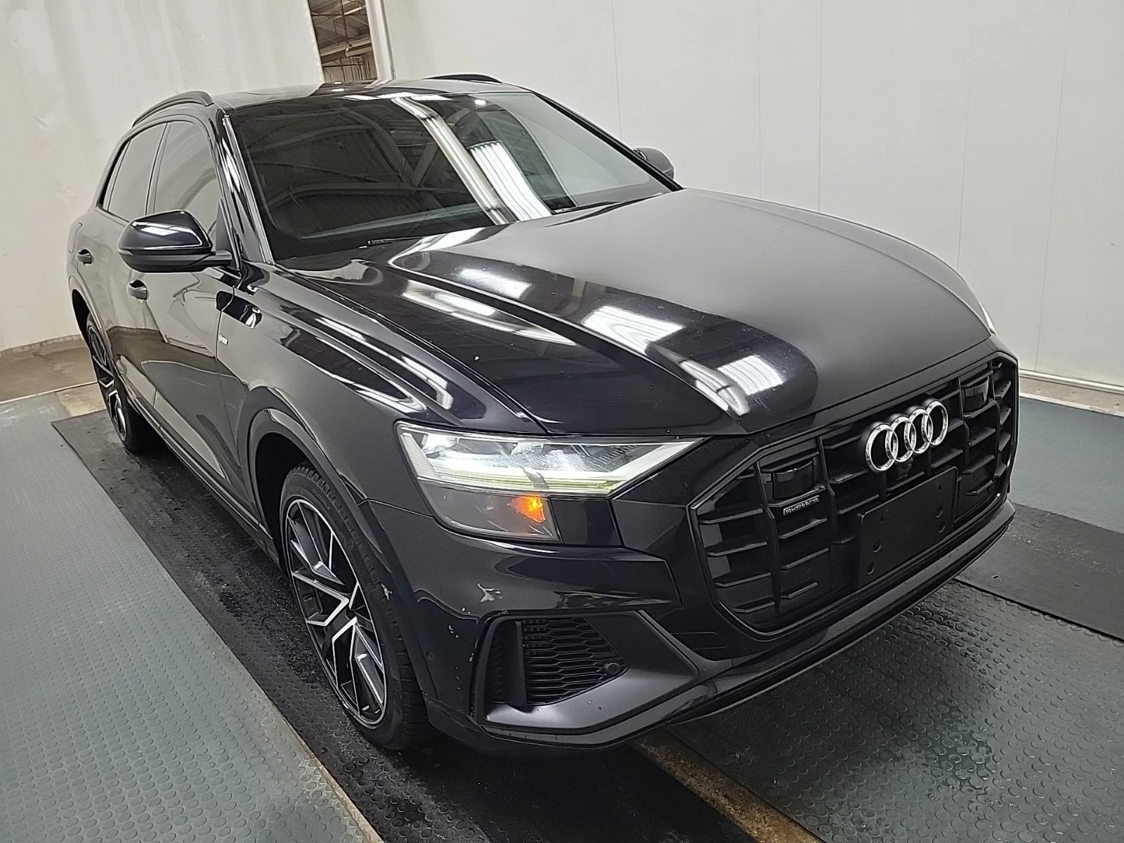 Audi Q8 PROGRESSIV С РЕГИСТРАЦИЯ & АВТО КРЕДИТ, снимка 2 - Автомобили и джипове - 53782864