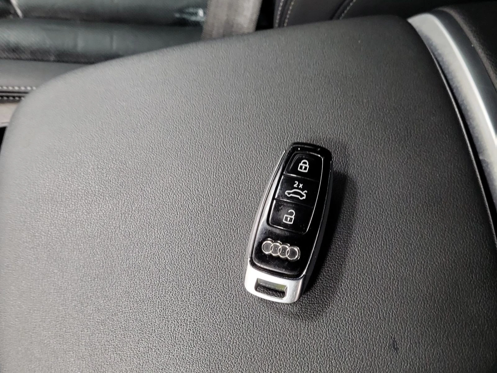 Audi Q8 PROGRESSIV С РЕГИСТРАЦИЯ & АВТО КРЕДИТ, снимка 7 - Автомобили и джипове - 53782864