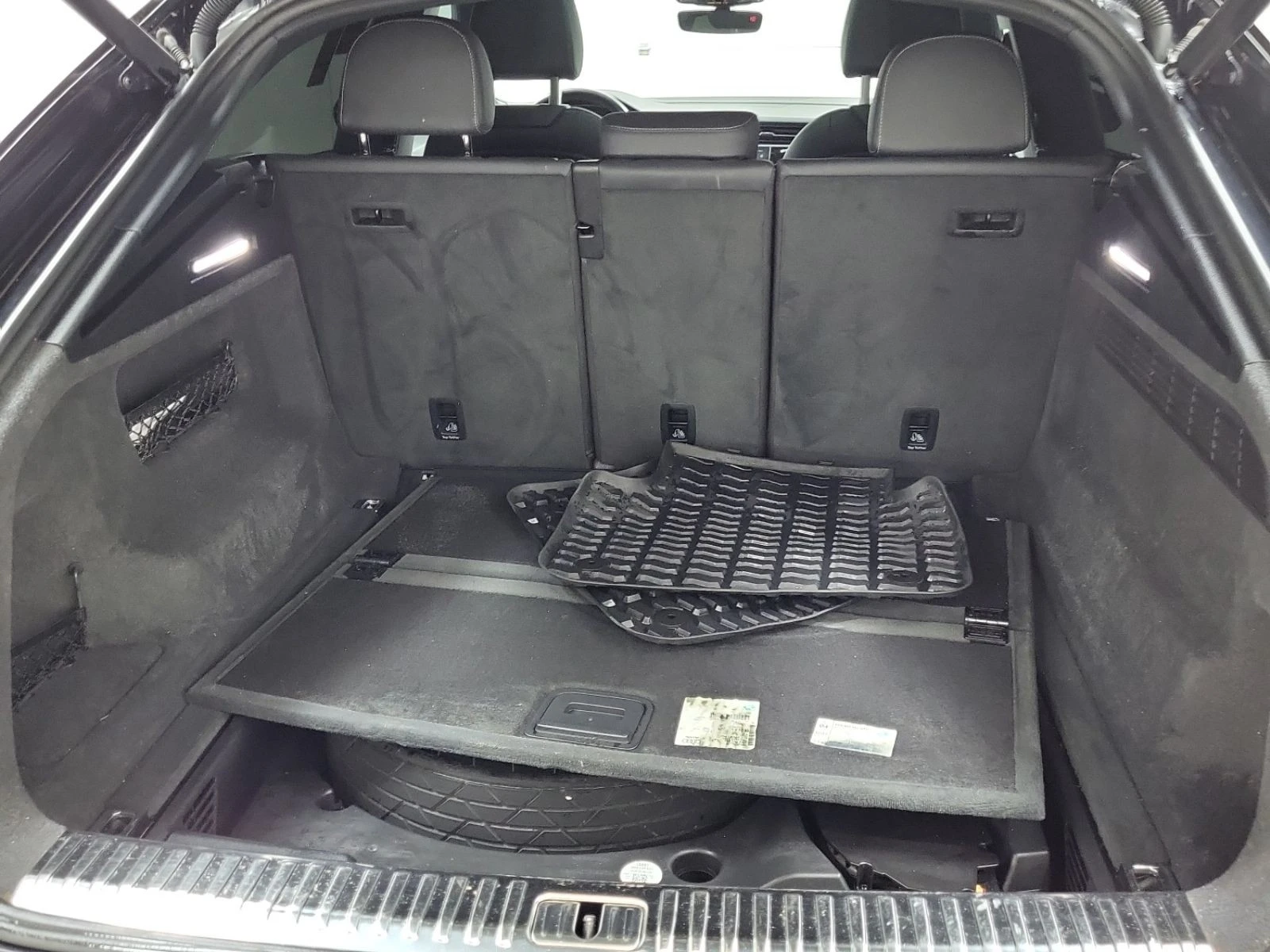 Audi Q8 PROGRESSIV С РЕГИСТРАЦИЯ & АВТО КРЕДИТ, снимка 14 - Автомобили и джипове - 53782864