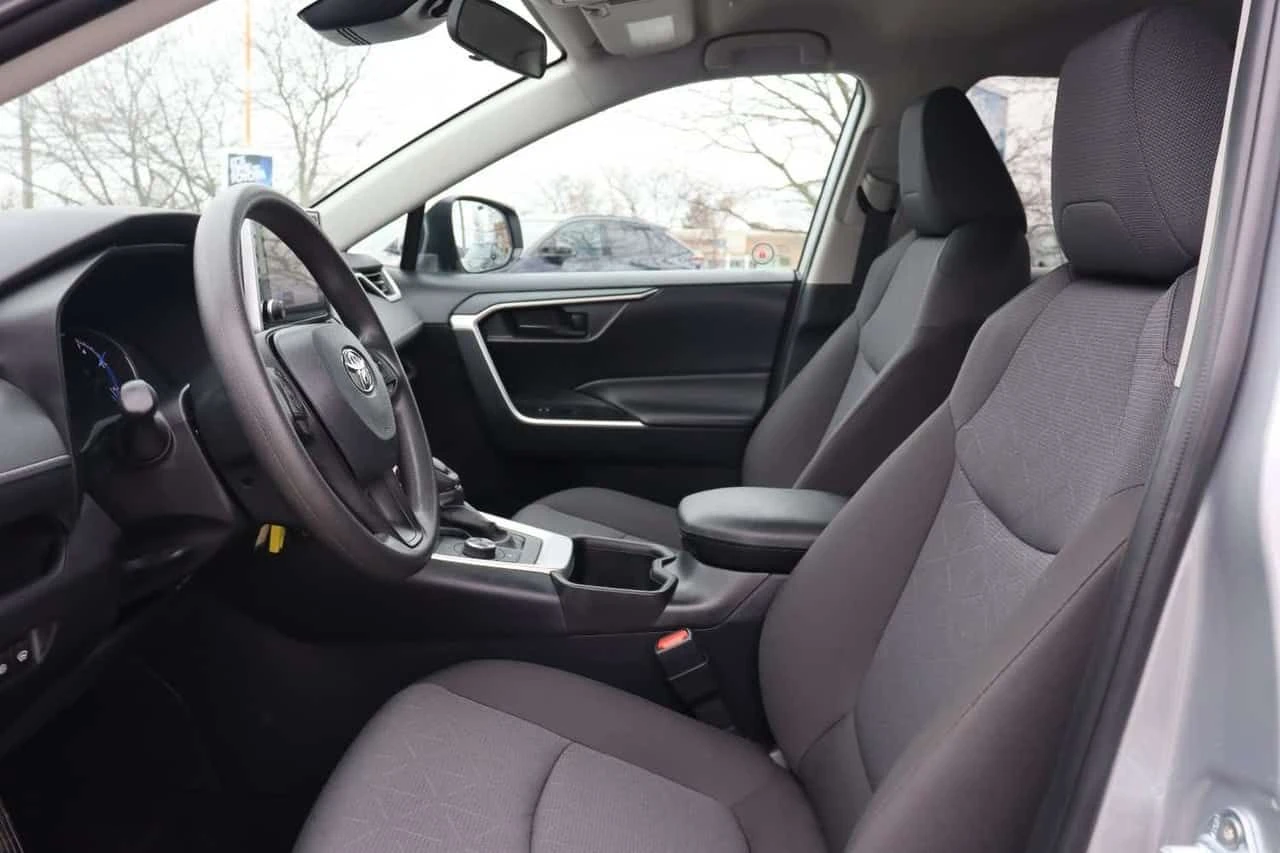 Toyota Rav4 * Hybrid LE * 1 СОБСТВЕНИК * 2 КЛЮЧАА * ПОДГРЕВ, снимка 16 - Автомобили и джипове - 54041218