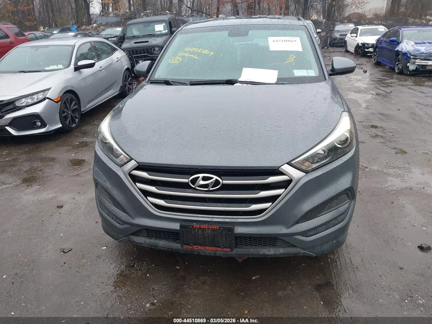 Hyundai Tucson 2.0l Se, снимка 12 - Автомобили и джипове - 54072143