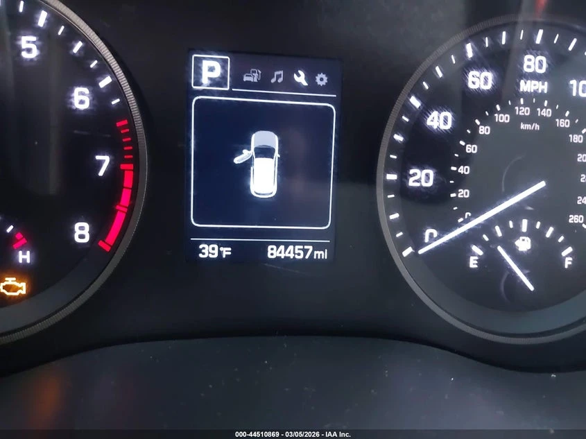 Hyundai Tucson 2.0l Se, снимка 7 - Автомобили и джипове - 54072143