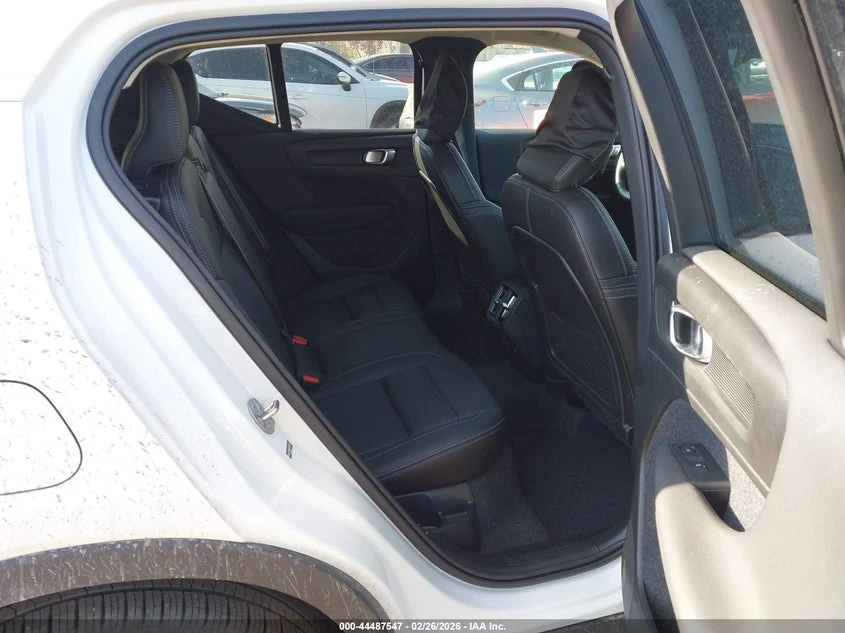 Volvo XC40 2.0l B5 Ultra Dark Theme, снимка 8 - Автомобили и джипове - 55570148
