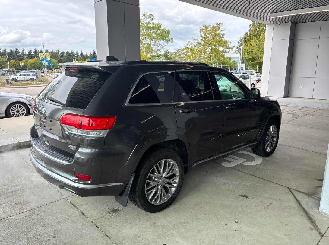Jeep Grand cherokee SUMMIT* Обдух* Въздушно* H&K* Adaptive-Cruise* ПАН, снимка 4 - Автомобили и джипове - 55967590