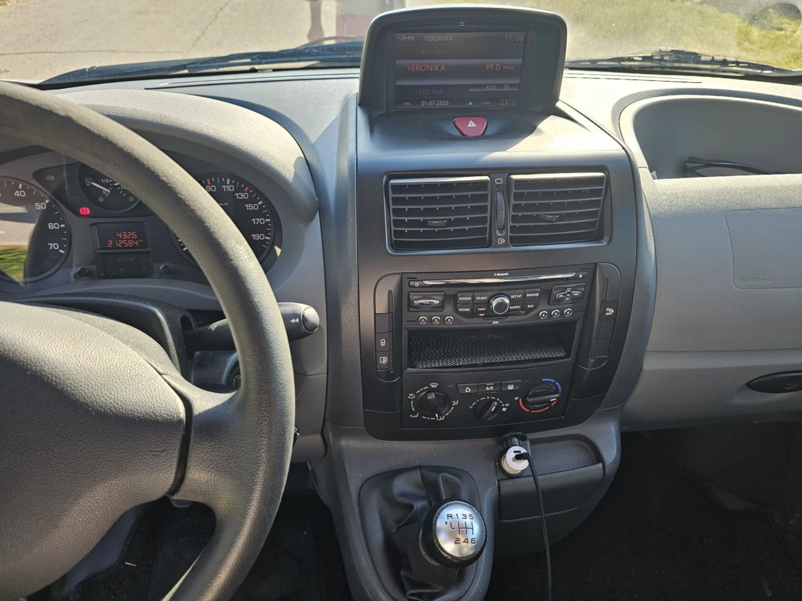 Peugeot Expert 2.0 HDI, Klima, Navi - изображение 7