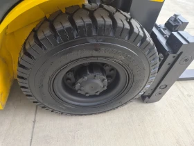 Мотокар Komatsu  5.5 м. / ИЗРАВТИТЕЛ И ПОЗИЦИОНЕР / АВТОМАТ / ГАЗ, снимка 14