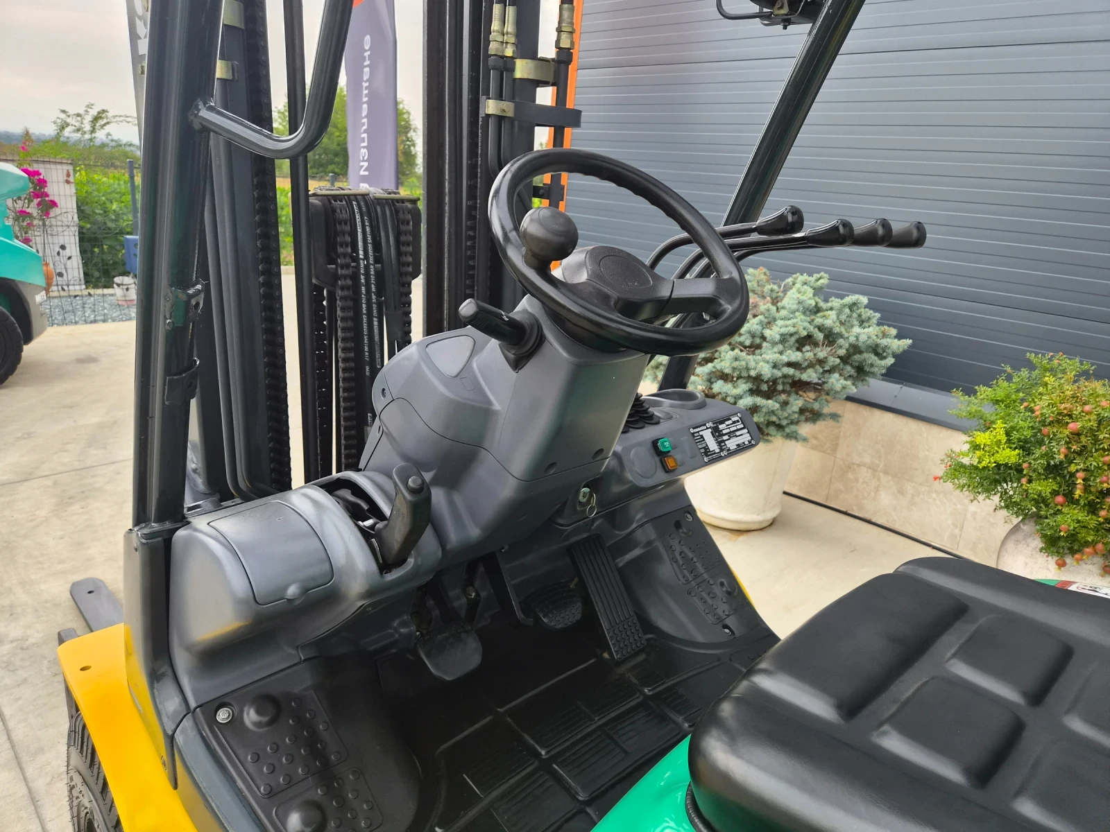 Мотокар Komatsu  5.5 м. / ИЗРАВТИТЕЛ И ПОЗИЦИОНЕР / АВТОМАТ / ГАЗ, снимка 10 - Индустриална техника - 55834258