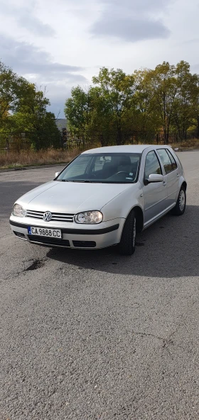 VW Golf 1.6 бензин