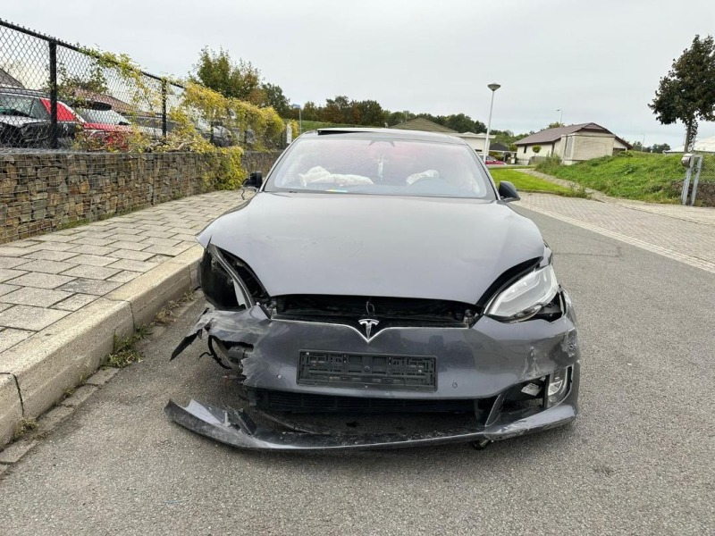 Tesla Model S Европейска!Ударена, снимка 6 - Автомобили и джипове - 29734765