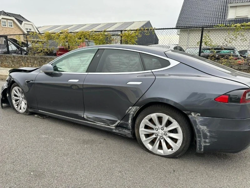 Tesla Model S Европейска!Ударена, снимка 7 - Автомобили и джипове - 29734765