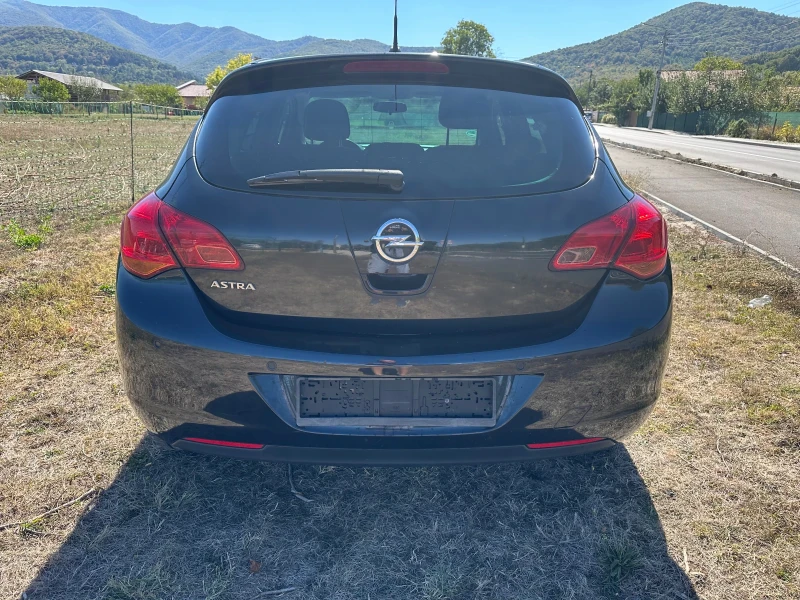 Opel Astra 1.6 I  ABТОМАТ, снимка 5 - Автомобили и джипове - 51794871