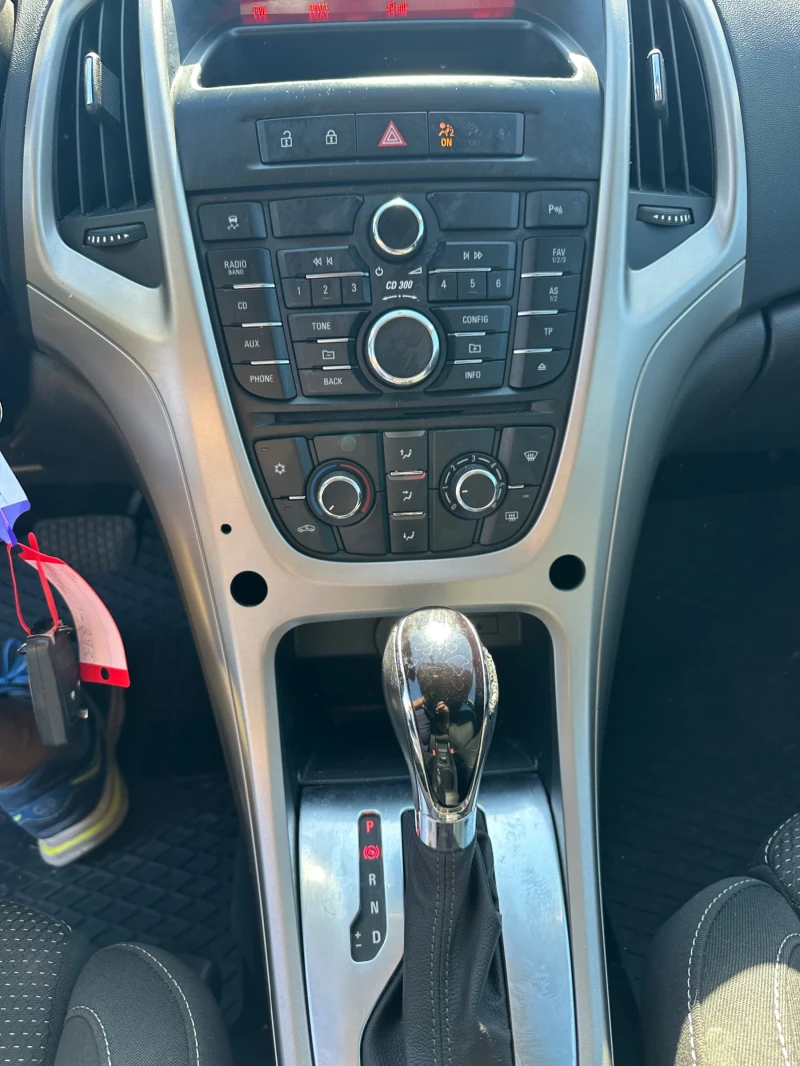 Opel Astra 1.6 I  ABТОМАТ, снимка 11 - Автомобили и джипове - 51794871