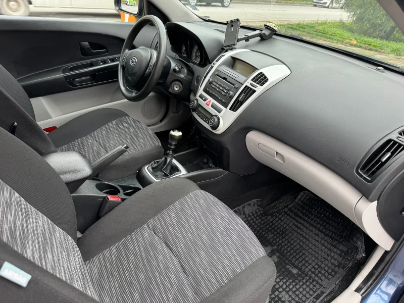 Kia Ceed, снимка 6 - Автомобили и джипове - 52678467
