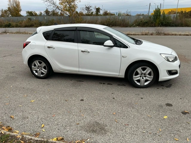 Opel Astra 1.7 CDTI Cosmo - изображение 3