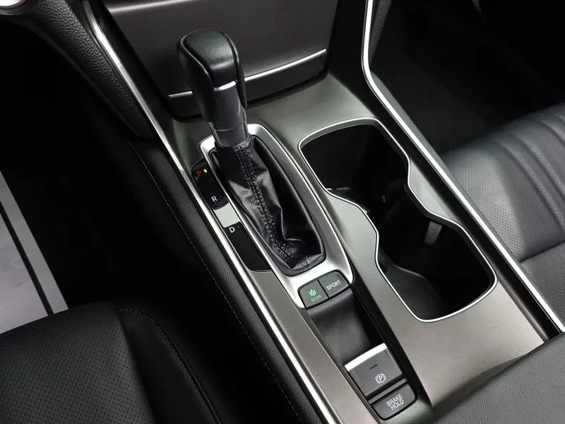 Honda Accord 10Th Generation 1.5 Turbo, снимка 9 - Автомобили и джипове - 55951278