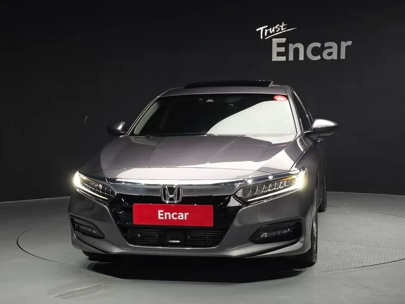 Honda Accord 10Th Generation 1.5 Turbo, снимка 3 - Автомобили и джипове - 55951278
