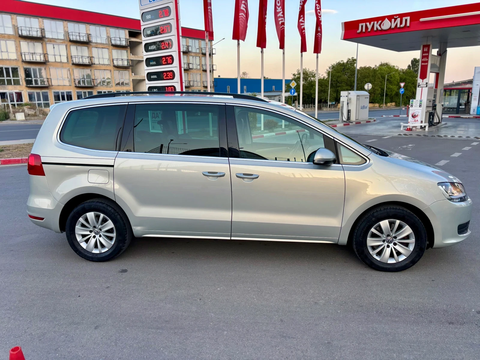VW Sharan 2.0TDI 140k NAVI TOP - изображение 5