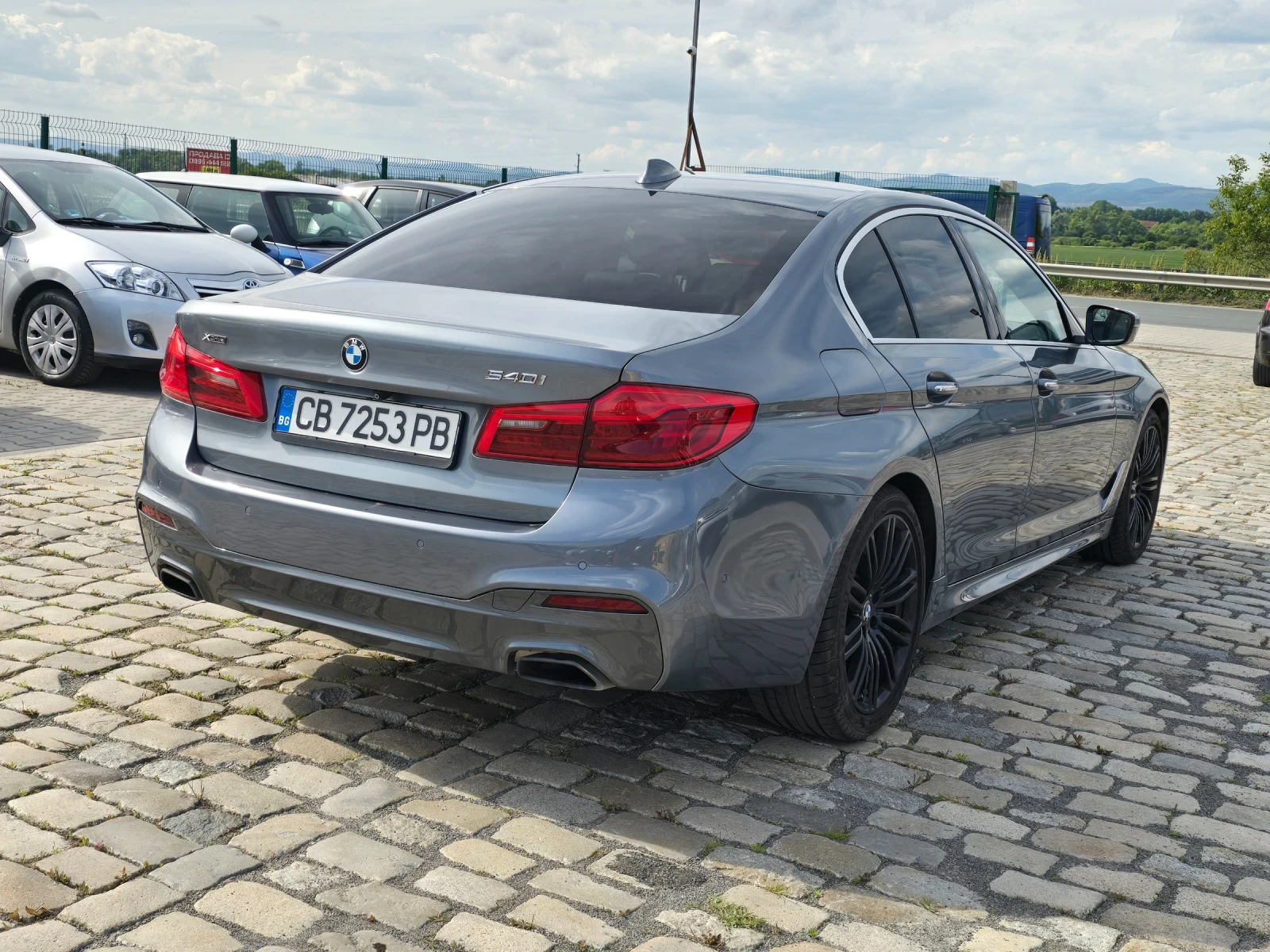 BMW 540 i xDrive ВСИЧКО ПЛАТЕНО FULL EXTRAS - изображение 8