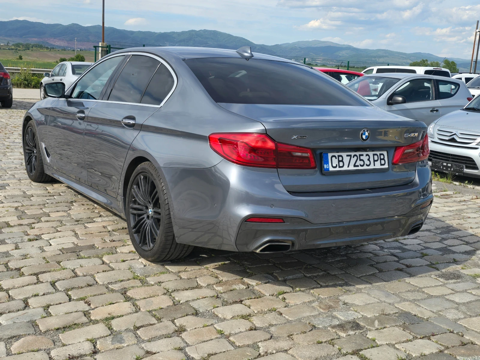 BMW 540 i xDrive ВСИЧКО ПЛАТЕНО FULL EXTRAS - изображение 6