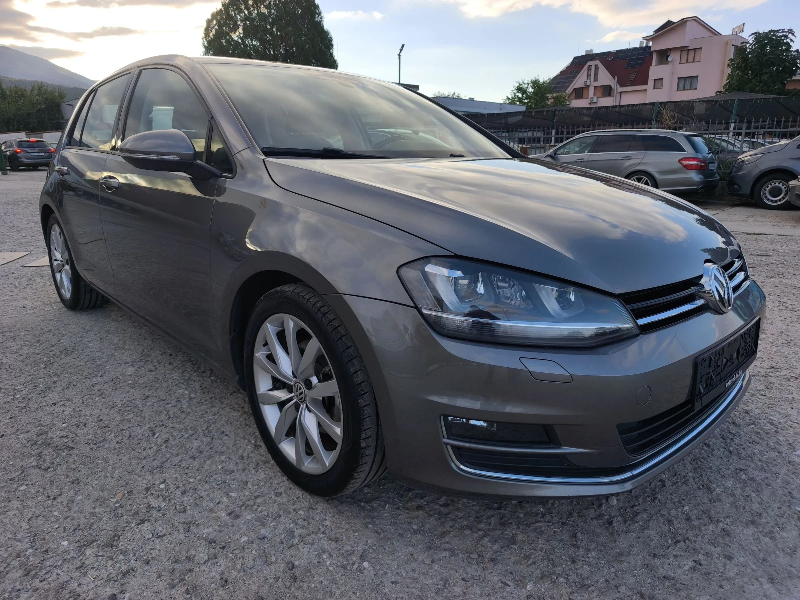VW Golf 2.0TDI HIGH LINE LED NAVI FULL SERVICE NEW !!! - изображение 3