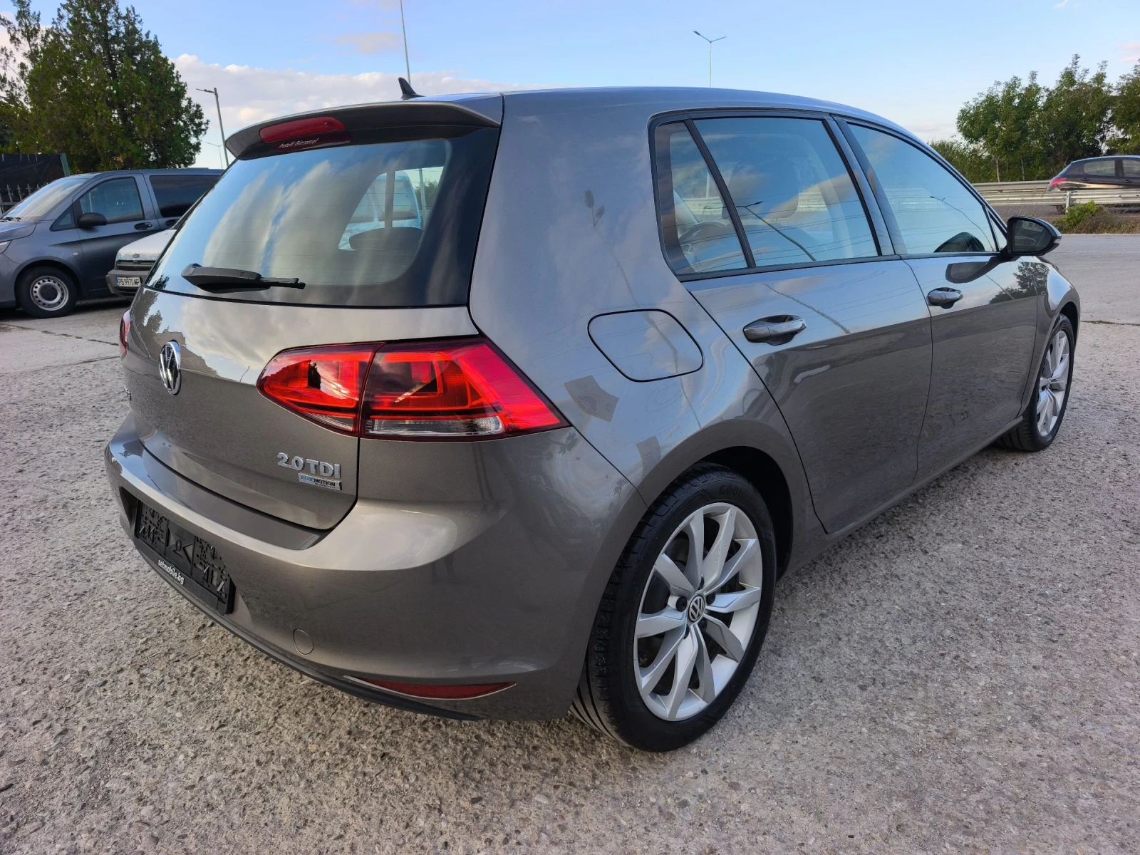 VW Golf 2.0TDI HIGH LINE LED NAVI FULL SERVICE NEW !!! - изображение 4