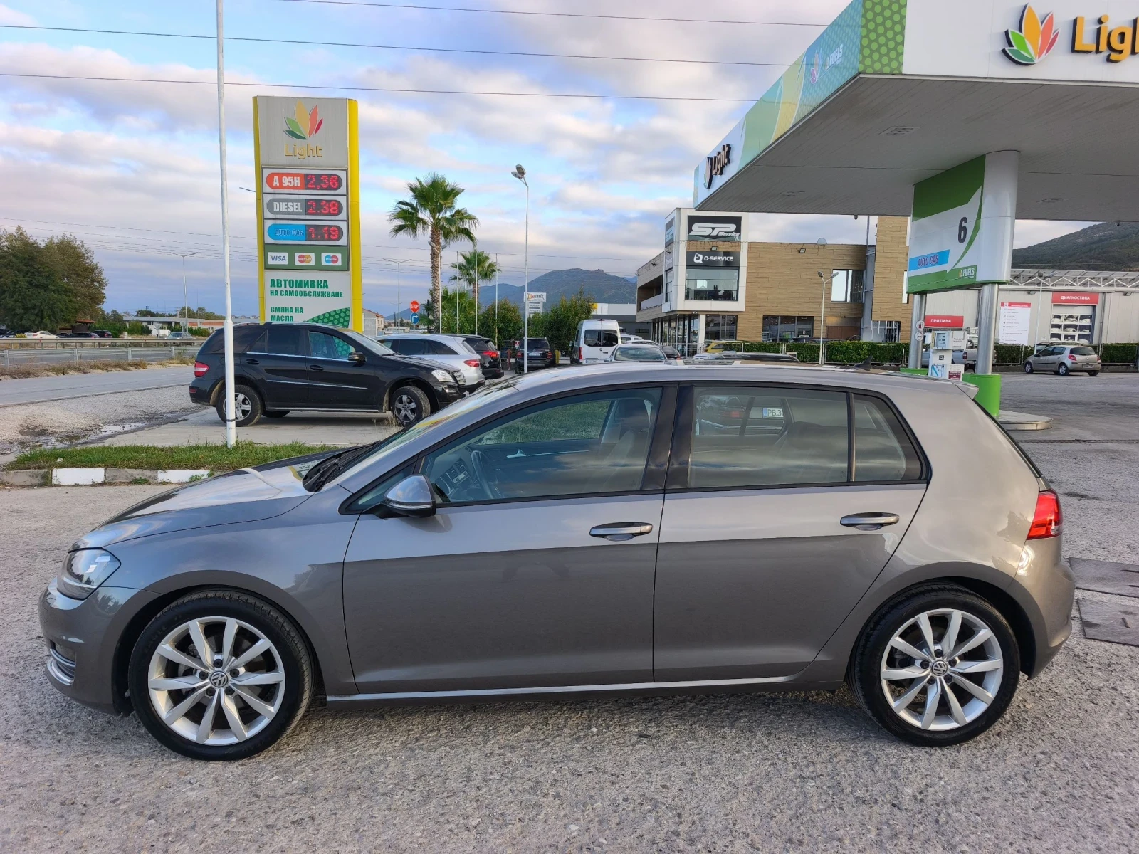 VW Golf 2.0TDI HIGH LINE LED NAVI FULL SERVICE NEW !!! - изображение 6